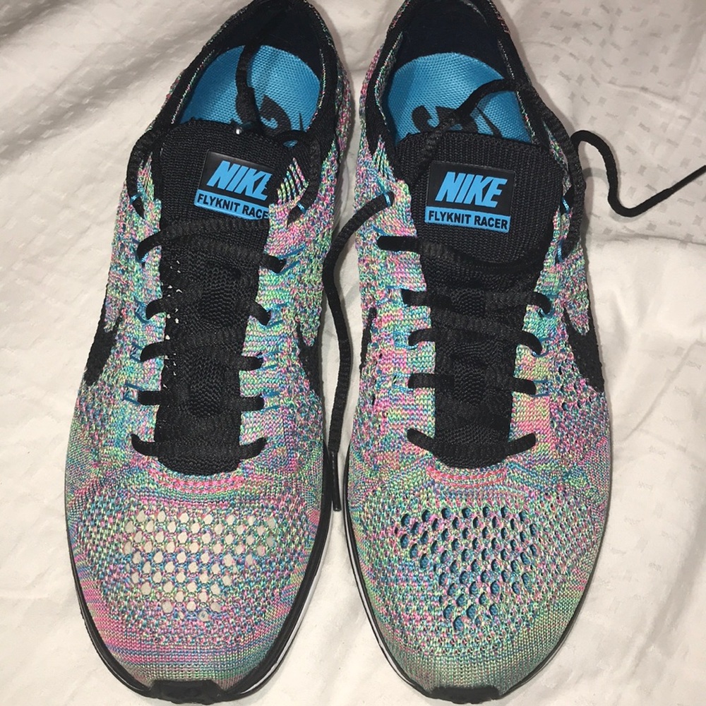 Woman’s Flyknit Racers